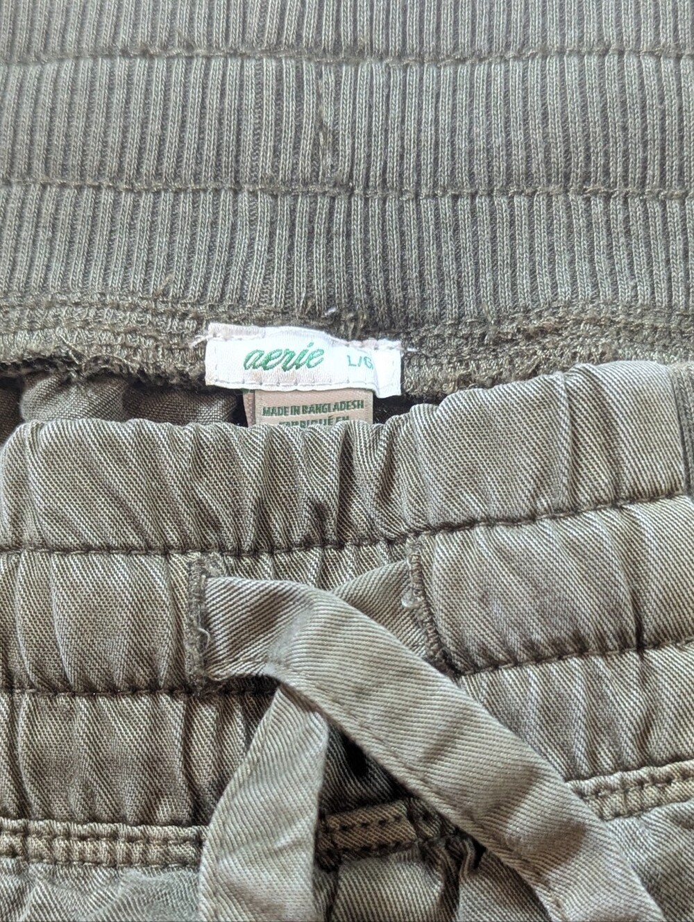 $22 Aerie Lightweight Cargo Joggers Olive Fun Green Utility Pants Size Large EUC - Picture 4 of 10